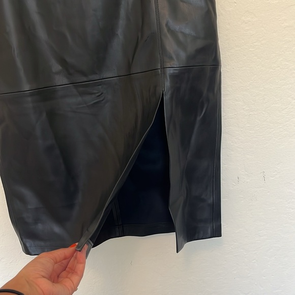 Leather skirt - Picture 2 of 3